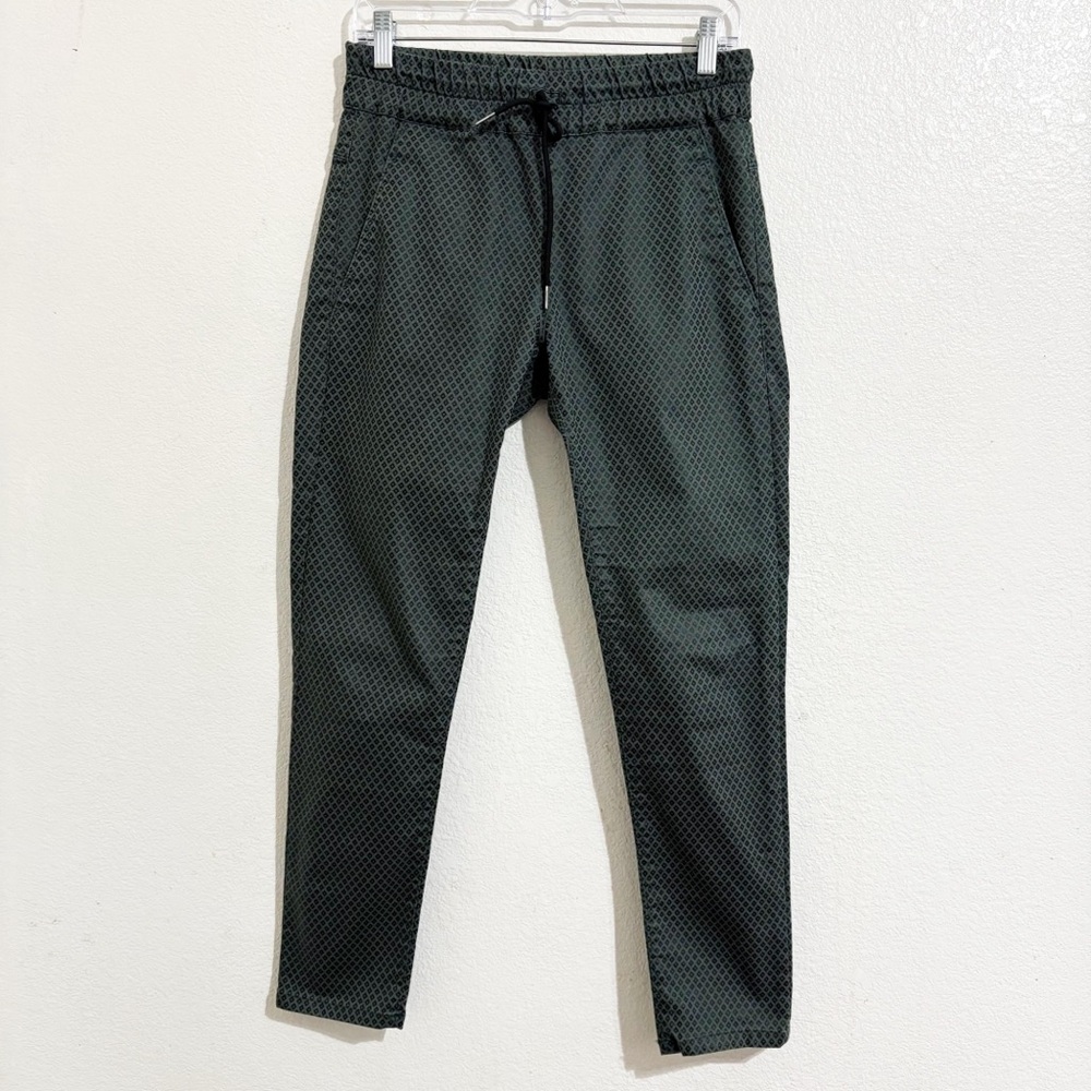 Bevy Flog Shely Pull-On High Rise Slim Tapered Leg Pant in Green & Black Diamond